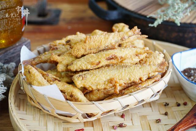 油煎小鱼的做法，油煎小鱼的做法步骤（记住挂糊的方法）