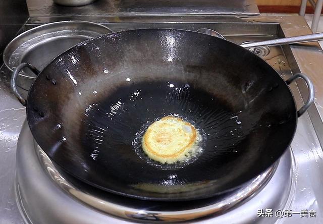 火锅材料做汤怎么做，火锅食材怎么做汤（下班来一碗全身都暖和）