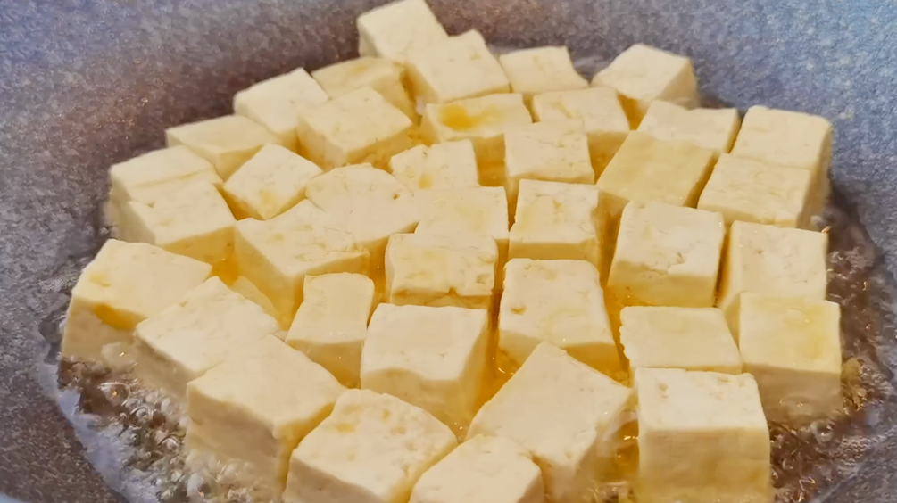 圖片[5]-【大蝦豆腐煲】做法步驟圖 鮮嫩入味 小孩常吃身體長得壯-起舞食譜網