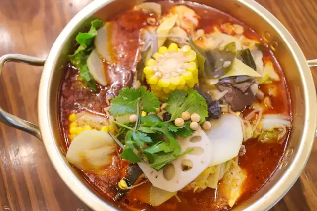 冒菜是啥，告诉你什么是真正的冒菜（冒菜到底是什么）
