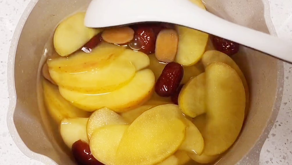 圖片[5]-【蘋果紅棗湯】做法步驟圖  堅(jiān)持1周喝3次 大肚腩不見了人漂亮-起舞食譜網(wǎng)