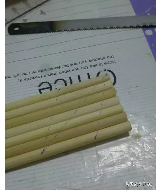 纸龙舟的制作方法，如何折一种简单的纸龙舟（一个手工龙舟轻松满足所有要求1）