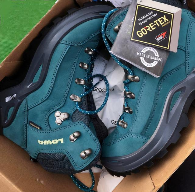 lowa户外鞋,lowa户外鞋中文叫什么(lowa徒步鞋怎么样)