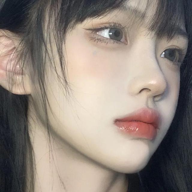 动漫女生头像   今天天气很好适合打打闹闹微信，动漫女生头像   今天天气很好适合打打闹闹，更适合亲亲抱抱（女生：可以获得漂亮并且温柔）