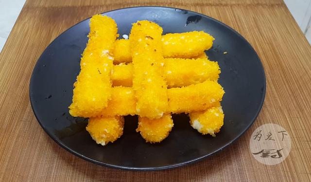 芝士做什么好吃又简单（牛奶里加1把芝士）