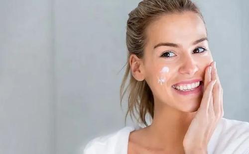 涂防晒霜的正确顺序，防晒霜的先后顺序（防晒霜都是用在哪个步骤呢）