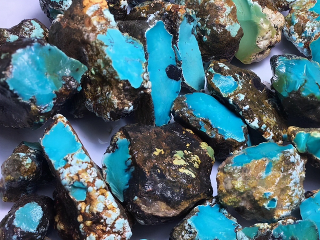 盘过的绿松石泡水后就废了吗，绿松石盘玩10年的效果图（为什么说绿松石是水性宝石）