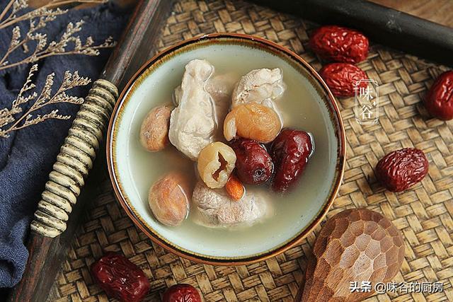菠萝蜜籽可以吃吗，菠萝蜜的籽可以吃吗（菠萝蜜核不要扔）