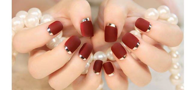 如何卸指甲油来跟给家过过招，怎么在家卸指甲油（怎样在家里轻松卸指甲油）