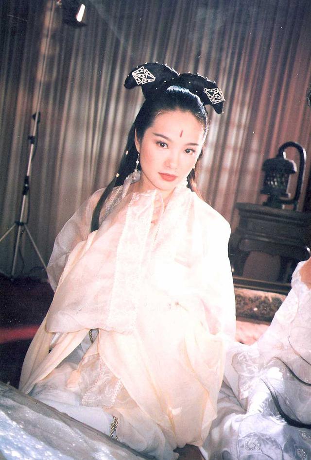 绝代双骄小仙女是谁演，新绝代双骄小仙女扮演者（20年前的《绝代双骄》才叫美女如云）