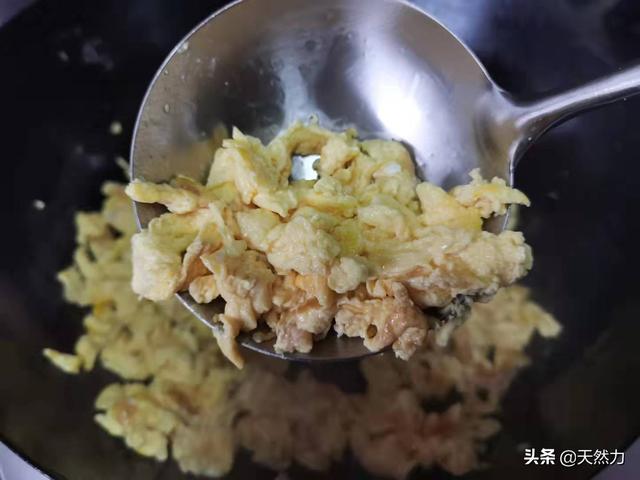 炸鸡蛋酱的做法，东北人喜爱的鸡蛋酱要怎么做才好吃