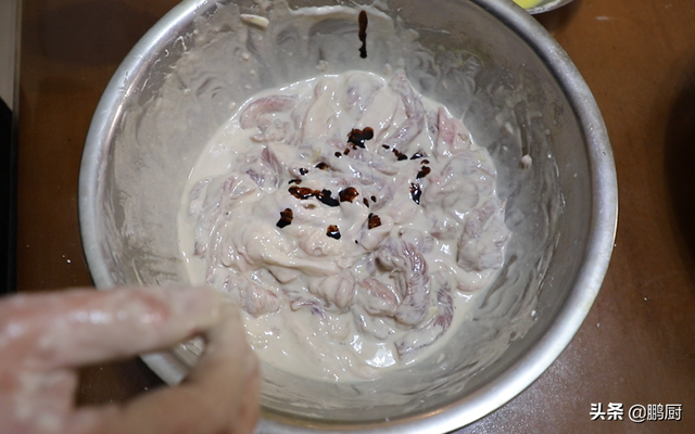 酥肉粉是什么粉，小酥肉专用粉是什么粉（炸小酥肉用红薯粉芡还是玉米粉芡）