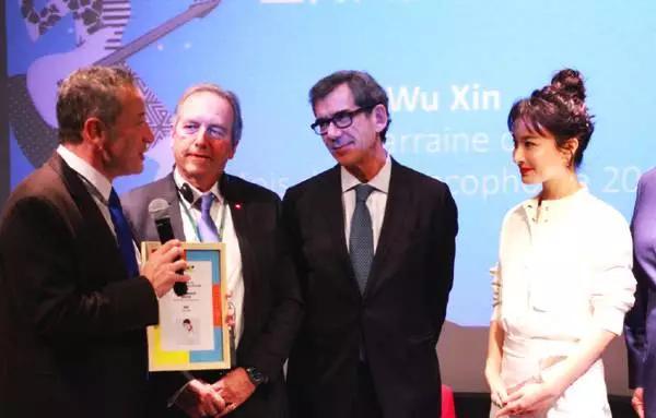 foreign是什么意思，原来这些当红明星都是外国语学院毕业的