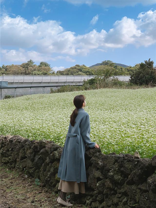 雾霾蓝搭配什么颜色好看，雾霾蓝搭配什么颜色好看装修（雾霾蓝+这5种颜色）