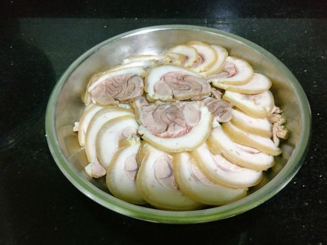 猪手的做法，沙姜猪脚简单又美味的一种做法（做猪蹄的方法视频）