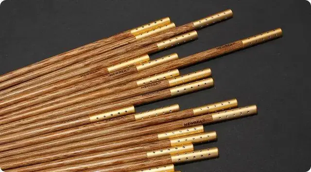 筷子摆放礼仪图，使用筷子的礼仪（餐桌礼仪都了解吗）