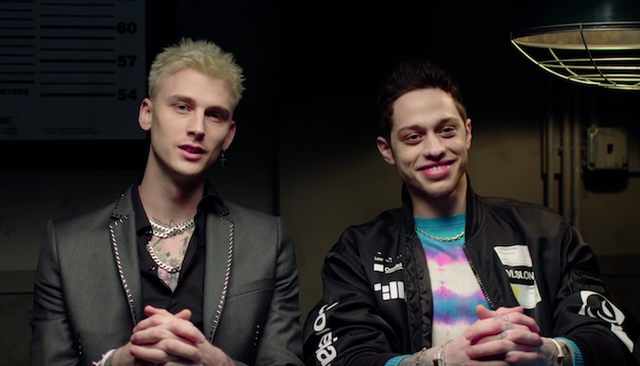 欧美闺蜜头像微信，欧美闺蜜头像（卡戴珊与小13岁男伴甜蜜牵手）