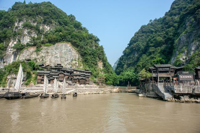 宜昌旅游景点，宜昌旅游景点排名（湖北宜昌旅游必打卡的3个景点）