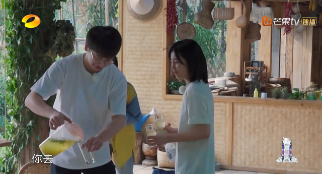 向往的生活开局推到张子枫，张子枫是谁推荐到向往的生活（《向往的生活4》张子枫被疑社恐）