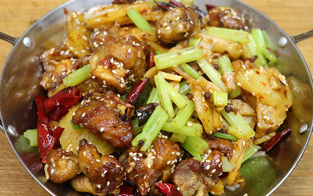 简单的干锅鸡怎么做，香辣爽口的干锅鸡块