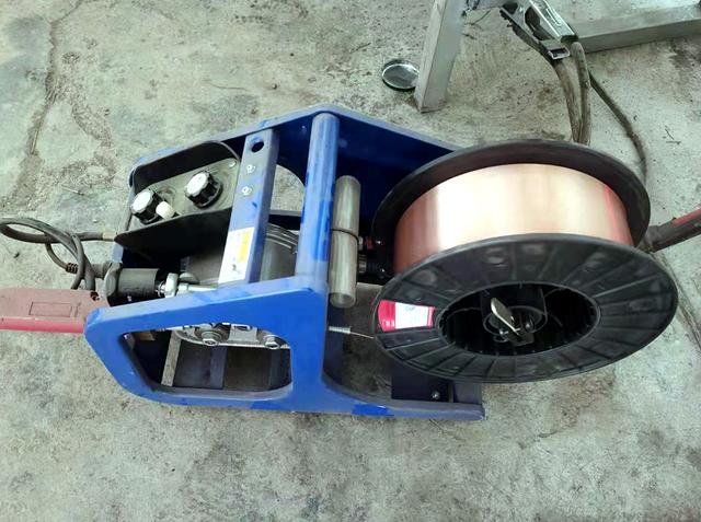 二保焊用什么气体，二保焊机铜焊丝用什么气体做保护（二保焊相对于手弧焊有何优势）