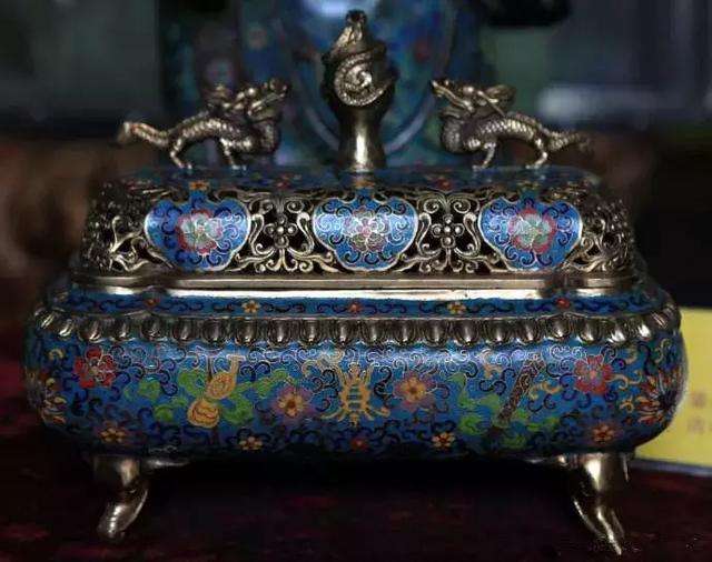 景泰蓝是什么地方的，景泰蓝的原产地在哪里（为什么你的景泰蓝越放越不值钱）