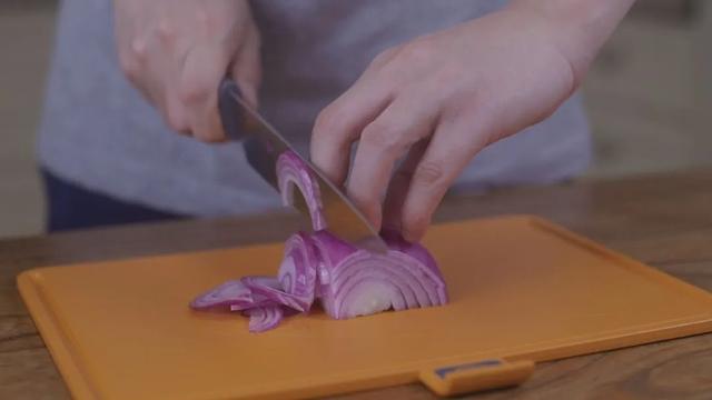 酸辣牛肚的做法，酸辣牛肚的做法步骤（凉拌牛肚的家常做法）