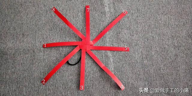 如何用一张纸折纸灯笼，如何用一张纸折纸灯笼视频（用四张纸条做成的折纸灯笼）
