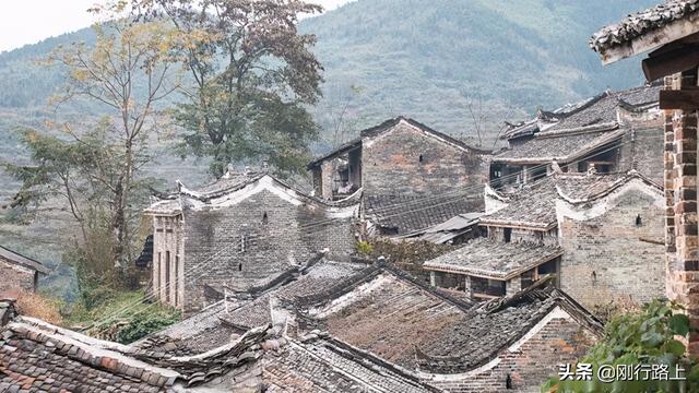 广东千年瑶寨在哪里，广东连南千年瑶寨旅游村（行走在台阶上的新生活）