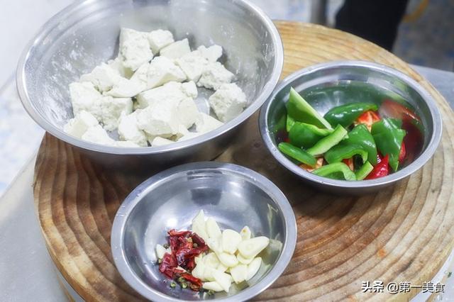 烧豆腐的做法，红烧豆腐的家常做法视频（烧豆腐的最老式做法）