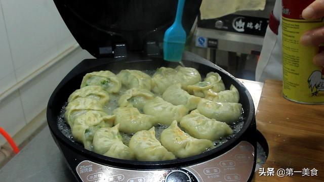 锅贴煎饺的做法，锅贴煎饺的做法大全（大厨讲解锅贴做法）