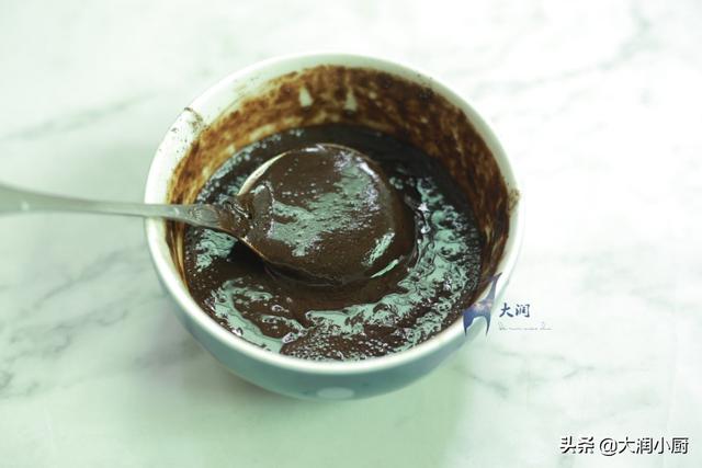 龟苓膏是什么做的，龟苓膏是什么做的乌龟（龟苓膏别以为就是凉粉）