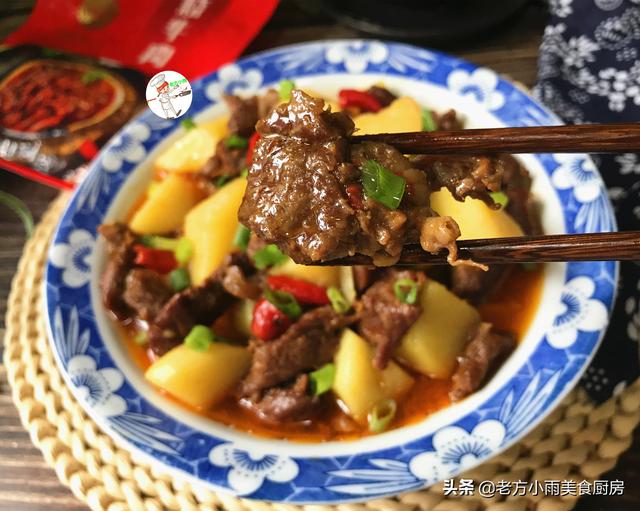 红烧牛肉炖土豆，红烧土豆牛肉的家常做法（这肉再贵也要买）