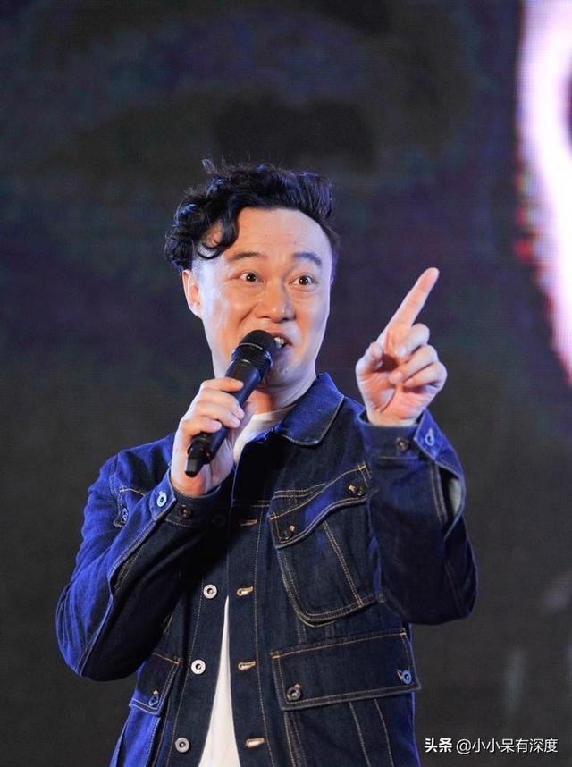 李克勤 - 再见演奏厅歌词是什么，李克勤红日原唱（李克勤老婆不仅低调）