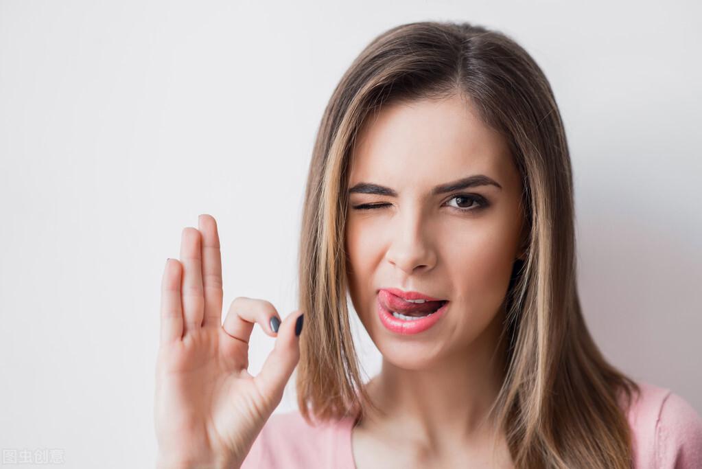 女孩子接吻不伸舌头是为什么，有些女的接吻不会伸舌头（多年来的疑惑解开了）