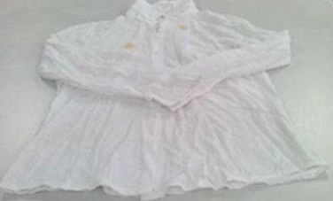 机油弄到衣服上怎么洗掉，机油弄到衣服上如何洗掉（吃饭的时候滴在白衬衫上面一滴油太难看了）