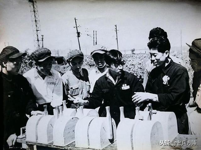 大炼钢铁是哪年，大炼钢铁是哪年下马的（新中国“大跃进”时期工农业生产场景）