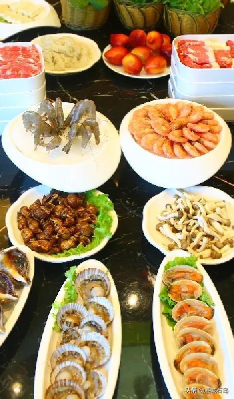 柒彩都市()，柒彩里美食城（徜徉在石岛初秋的那山那片海）