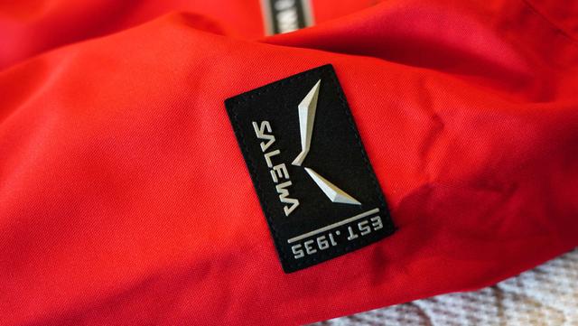 沙里瓦是什么意思，沙乌沙里瓦是什么意思（新年用红蓝新衣组CP-沙乐华男女羽绒服）