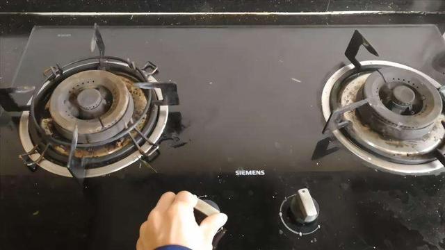 燃气灶不出气原因和处理方法，换新电池也没用