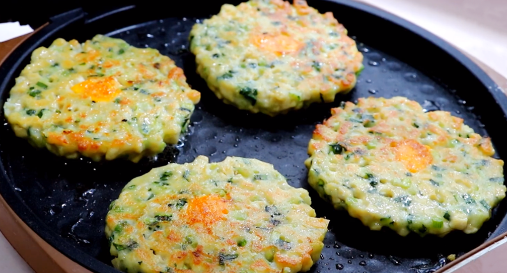 图片[6]-【黄瓜豆腐鸡蛋饼】做法步骤图 给孩子当早餐最好 多吃长个大-起舞食谱网