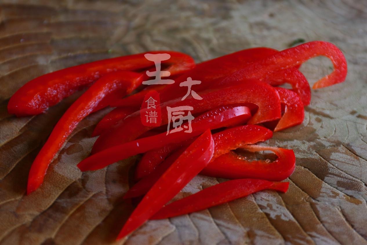 豆腐焖金针菇做法，适合夏天经常吃的焖菜——金针菇焖豆腐