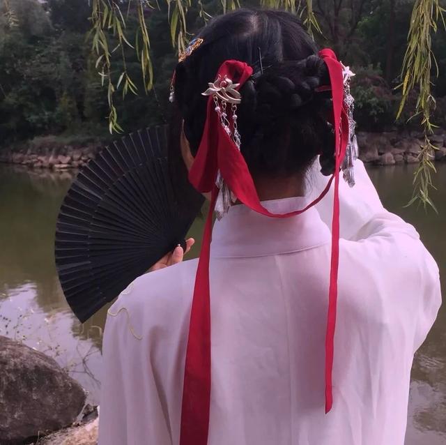 女生下半身头像，小姐姐下半身系列头像微信（女生部位头像，汉服小姐姐头像）