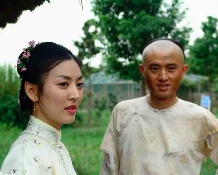 绿珠《七剑》是由香港作家梁羽生所撰写的武侠小说《七剑下天山》所