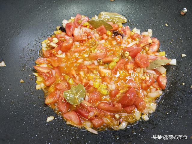 牛排骨怎么炖才好吃，牛排骨怎么炖才好吃孕妇（2斤牛排骨4个西红柿）