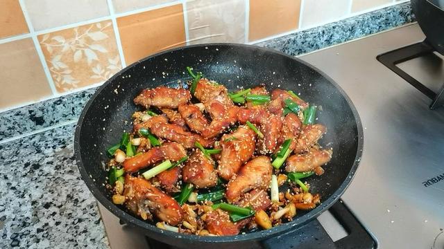 湖北糍粑鱼的做法，湖北的糍粑鱼是怎么做的（学会了轻松做给家人吃）