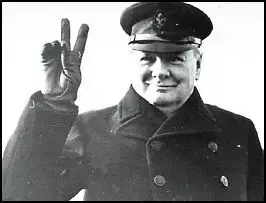 竖大拇指什么意思，印度人竖大拇指什么意思（竖大拇指真的就是表扬别人吗）