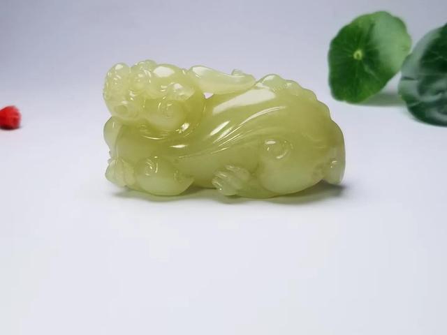 和田黄口料和黄白老玉的区别，和田玉八大玉种—黄玉详解