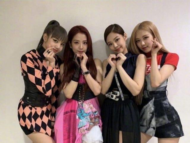 女团成员开场介绍，宝藏女团的魅力尽头在哪里