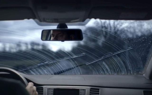 雨刮器盖板异响解决窍门，雨刷盖板异响（老司机：分分钟解决）